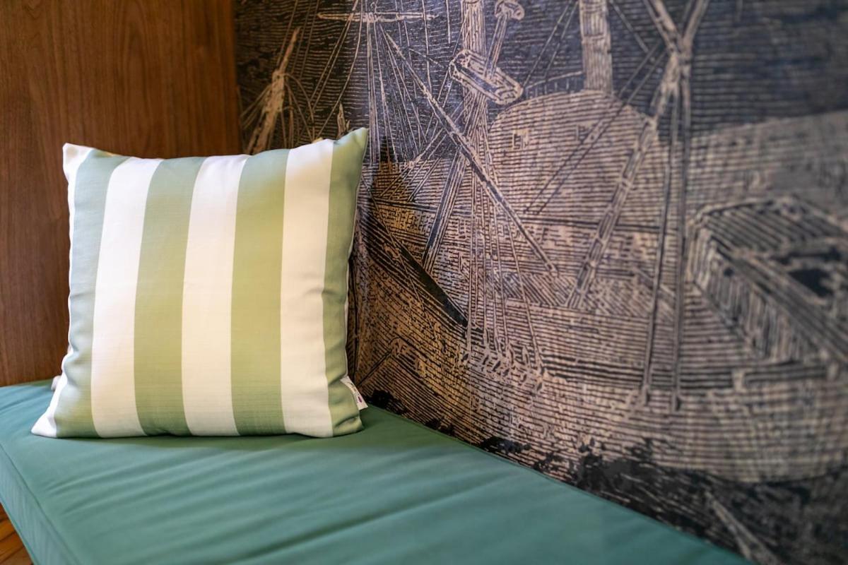 In Centro, Doccia Con Apartment Genoa